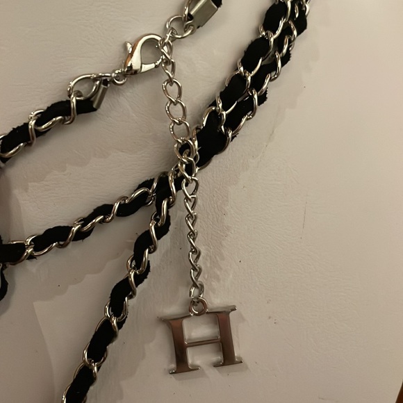 H initial long necklace - Picture 4 of 6